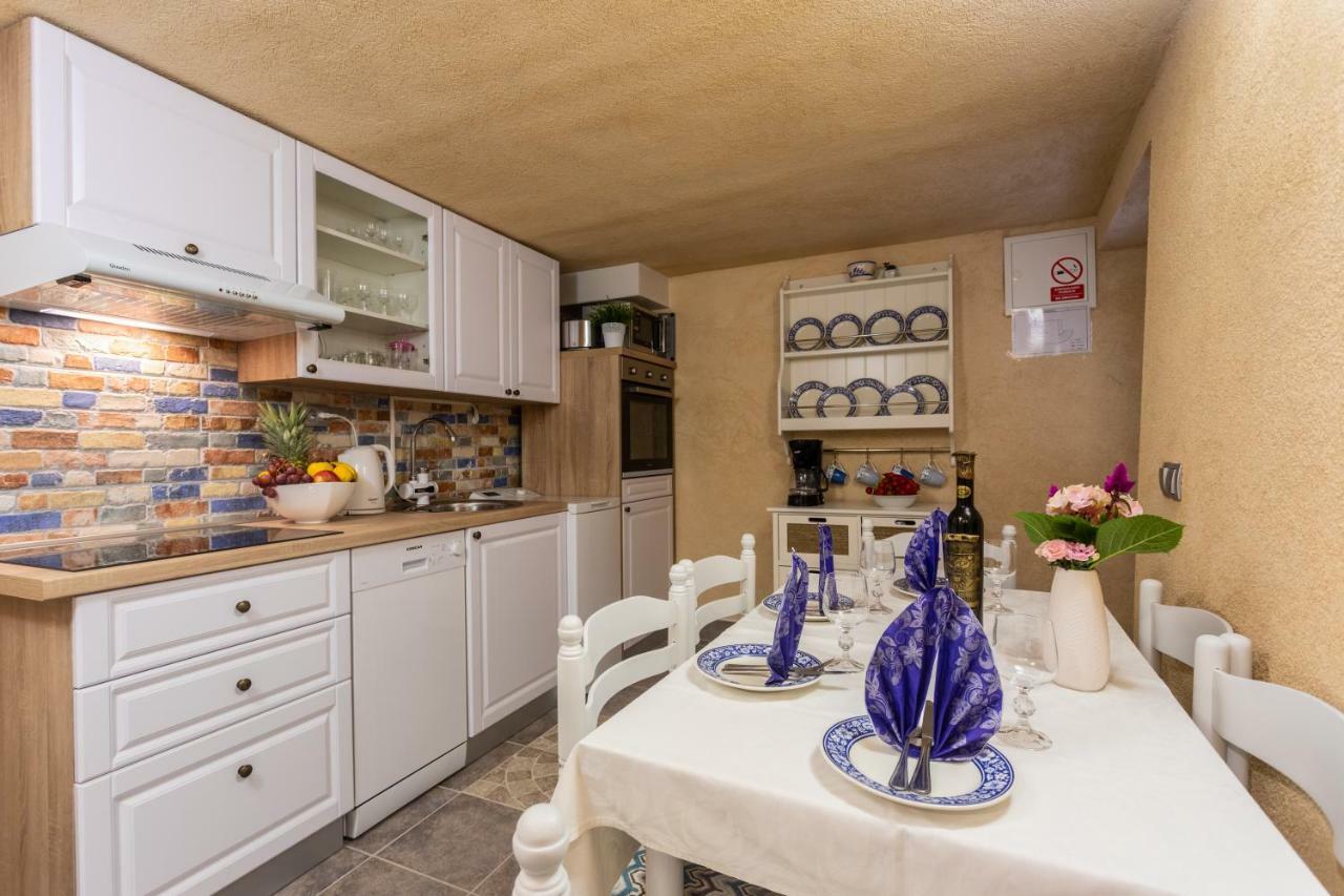 Apartman Verbenia Vrbnik Buitenkant foto